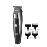 CARATTERISTICHE: Motore: 1700 giri min. Batteria: 600 mha. Durata: 90 min. Tempo di ricarica: 90 min. Cordless: Si. Materiali: Plastica. Colore: Oro e argento. Lama: inox regolabile con rialzi . Rialzi: Si, 4 rialzi (1.5, 3, 6 e 9 mm).. Utilizzabile con e senza filo: Si Display: Si.