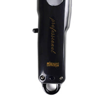 CARATTERISTICHE: Tempo ricaica: 180 min. Durata: 180 min. Cordless: Si. Materiali: ABS. Colore: Nero e bordeaux . Lama: inox regolabile tramite leva. Rialzi: Si, 4. Utilizzabile con e senza filo: Si Display: No.