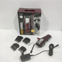 CARATTERISTICHE: Tempo ricaica: 180 min. Durata: 180 min. Cordless: Si. Materiali: ABS. Colore: Nero e bordeaux . Lama: inox regolabile tramite leva. Rialzi: Si, 4. Utilizzabile con e senza filo: Si Display: No.