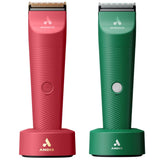 Vi presentiamo l'acclamato Andis Vida CTA-1, il TRIMMER perfetto per rifinire il look in occasione delle esposizioni e per la tosatura parziale, ma che può certamente essere utilizzato anche per la tosatura completa su mantelli ben curati.

Grazie al suo profilo sottile, il TRIMMER si adatta perfettamente alla mano, facilitando il controllo anche con animali irrequieti.&nbsp;

Gli stili moderni richiedono tosatori leggeri e all'avanguardia, e il tosatore ibrido Andis USB-C è la soluzione ottimale in questo 