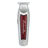 Il trimmer WAHL più venduto declinato in versione senza filo per la massima flessibilità. Testina extra-larga per lavorare aree più ampie in minor tempo e ben affilata per rifiniture cortissime.  Motore rotativo, 6800 giri/min, batteria agli ioni di litio: 90 min. autonomia, 120 minuti tempo ricarica.  Funziona anche a filo. 3 rialzi in plastica: 1,5 - 3 - 4,5 mm e Testina T-Wide larga 40,6 mm (lunghezza 0,4 mm), con leva di regolazione e possibile impostazione a zero. 